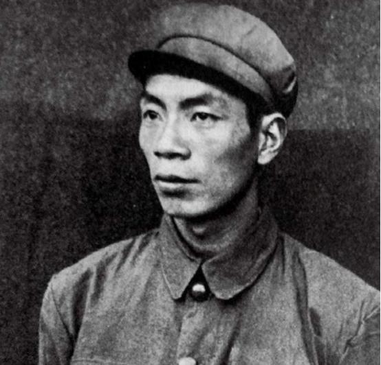 1950年朝鲜战场，28岁连长抱10公斤炸药冲向40名美军，尸骨无存，他是志愿军