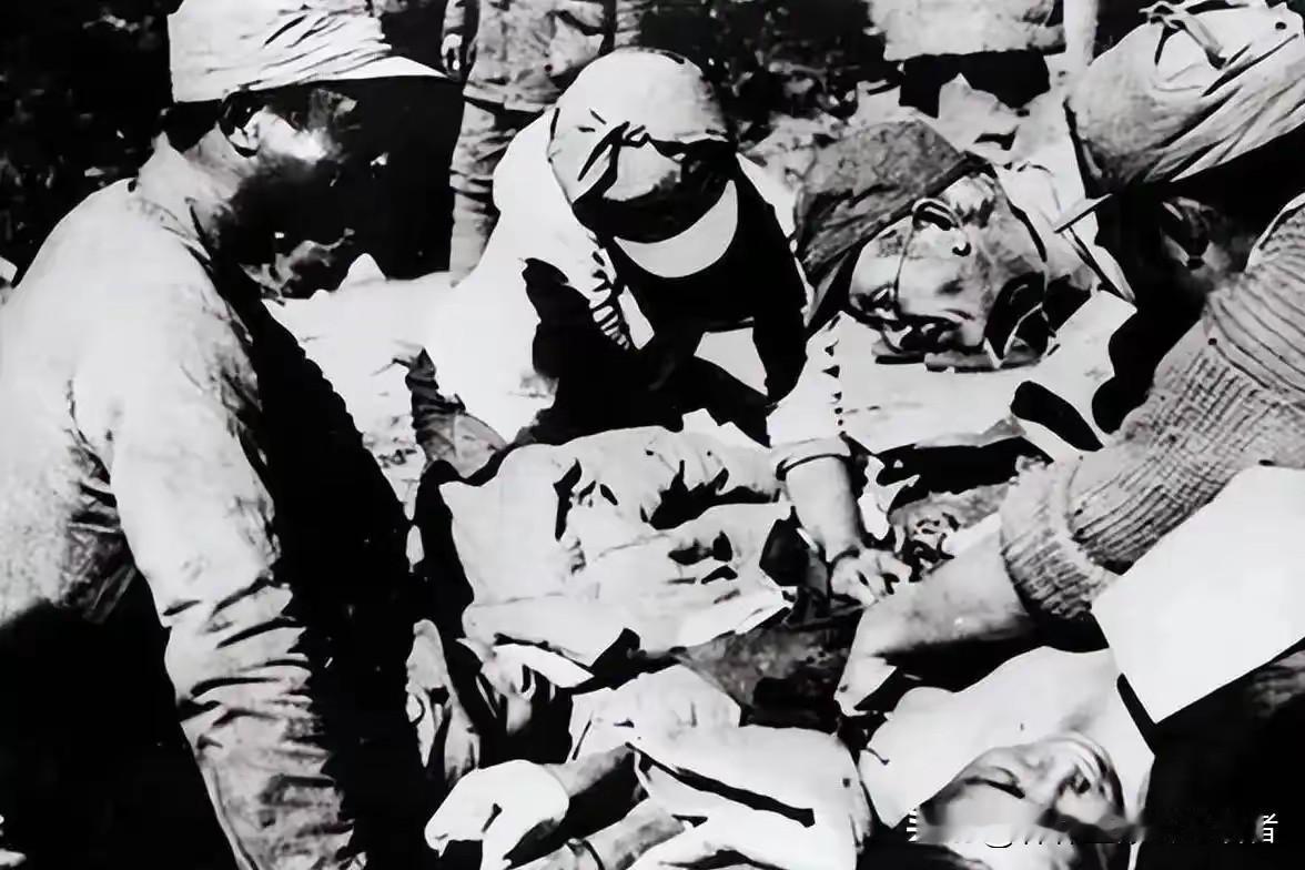 1941年，游击队长刘奎撞破队员“异状”，一把斧子扔在地上，真相让人心颤1