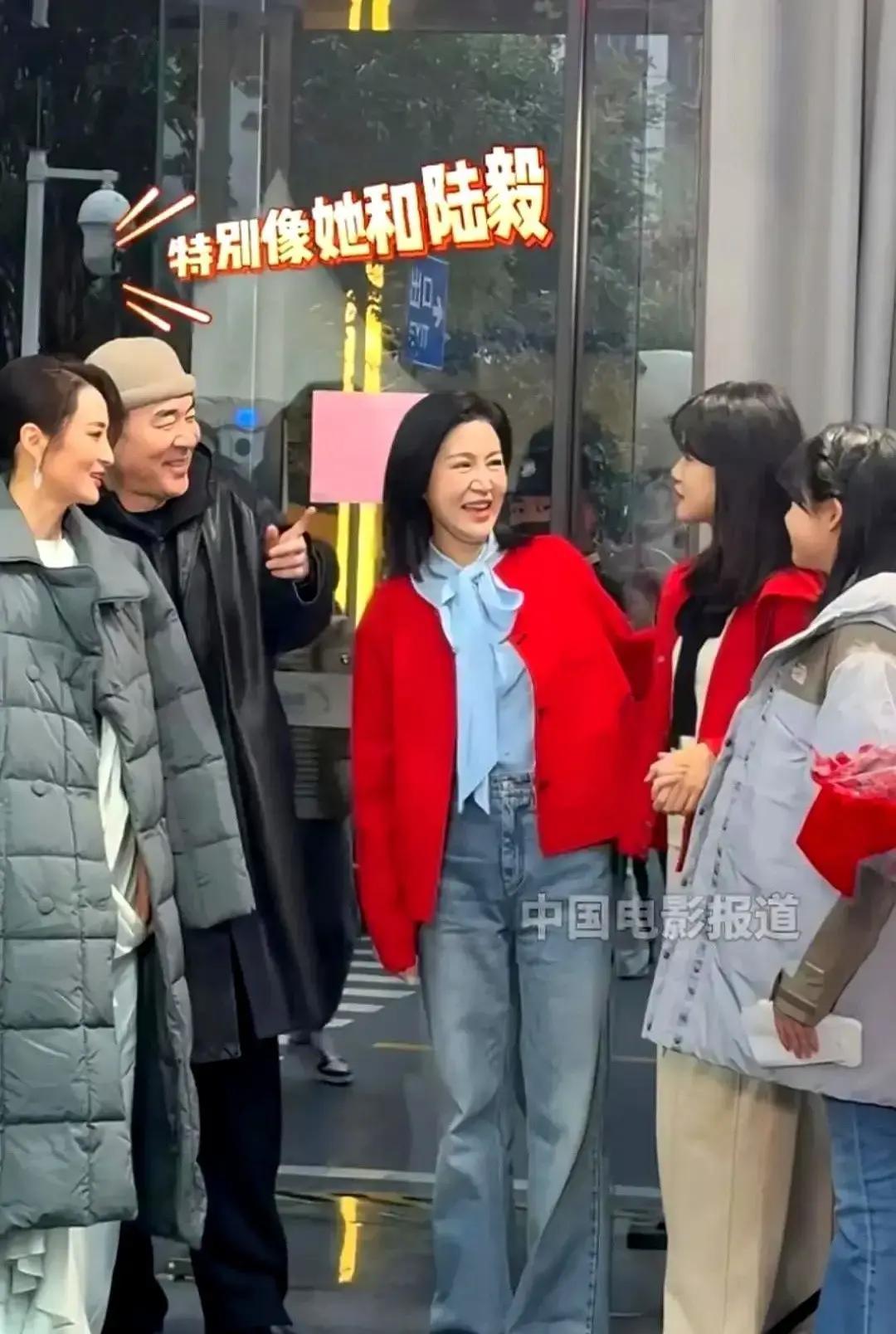 你见过硬汉“缴械”的眼神吗？不是疲惫，不是妥协。是陈建斌看向陆毅女儿时，那双