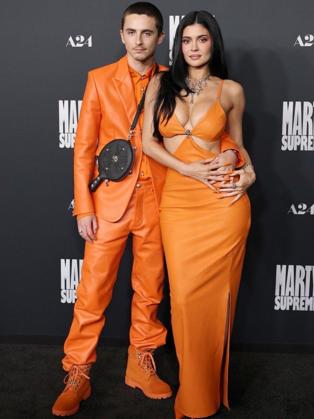 甜茶TimotheeChalamet和女友金小妹KylieJenner在洛