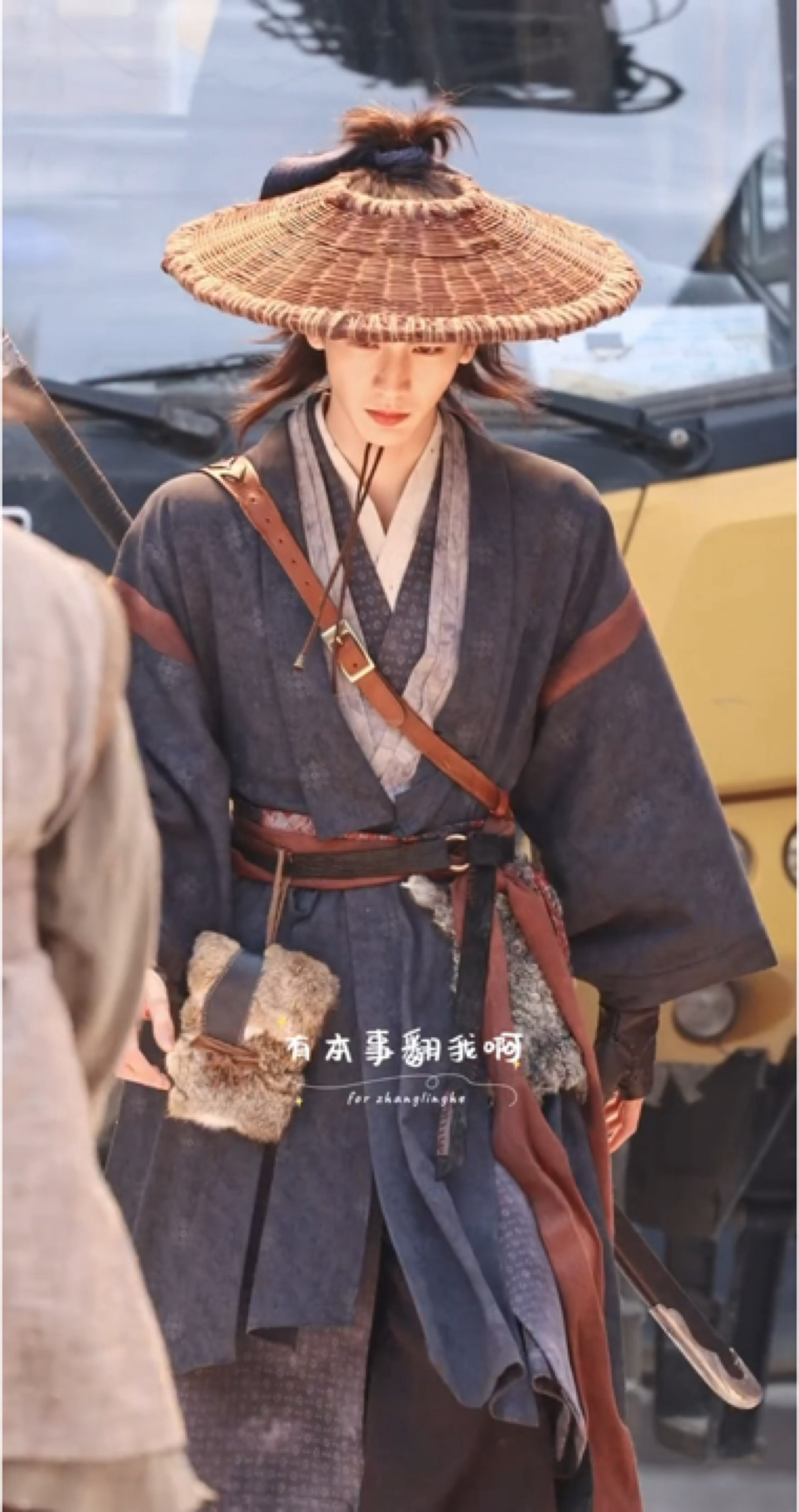 好有江湖气的小厉！！张凌赫归鸾斗笠造型