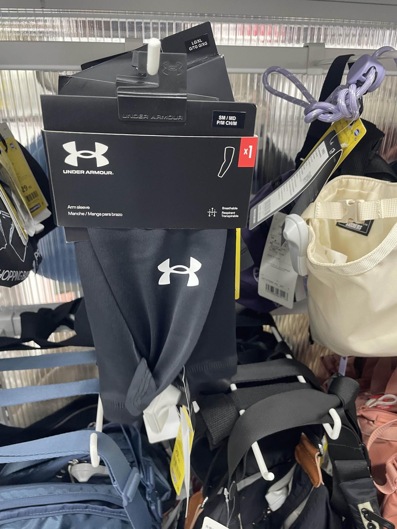 这个衣服大卖场什么牌子的衣服都有！价格也不贵，是官方授权的吗？