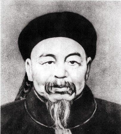 1859年，咸丰皇帝下旨将左宗棠斩首示众，湖北巡抚胡林翼对左宗棠说：“皇命难违，
