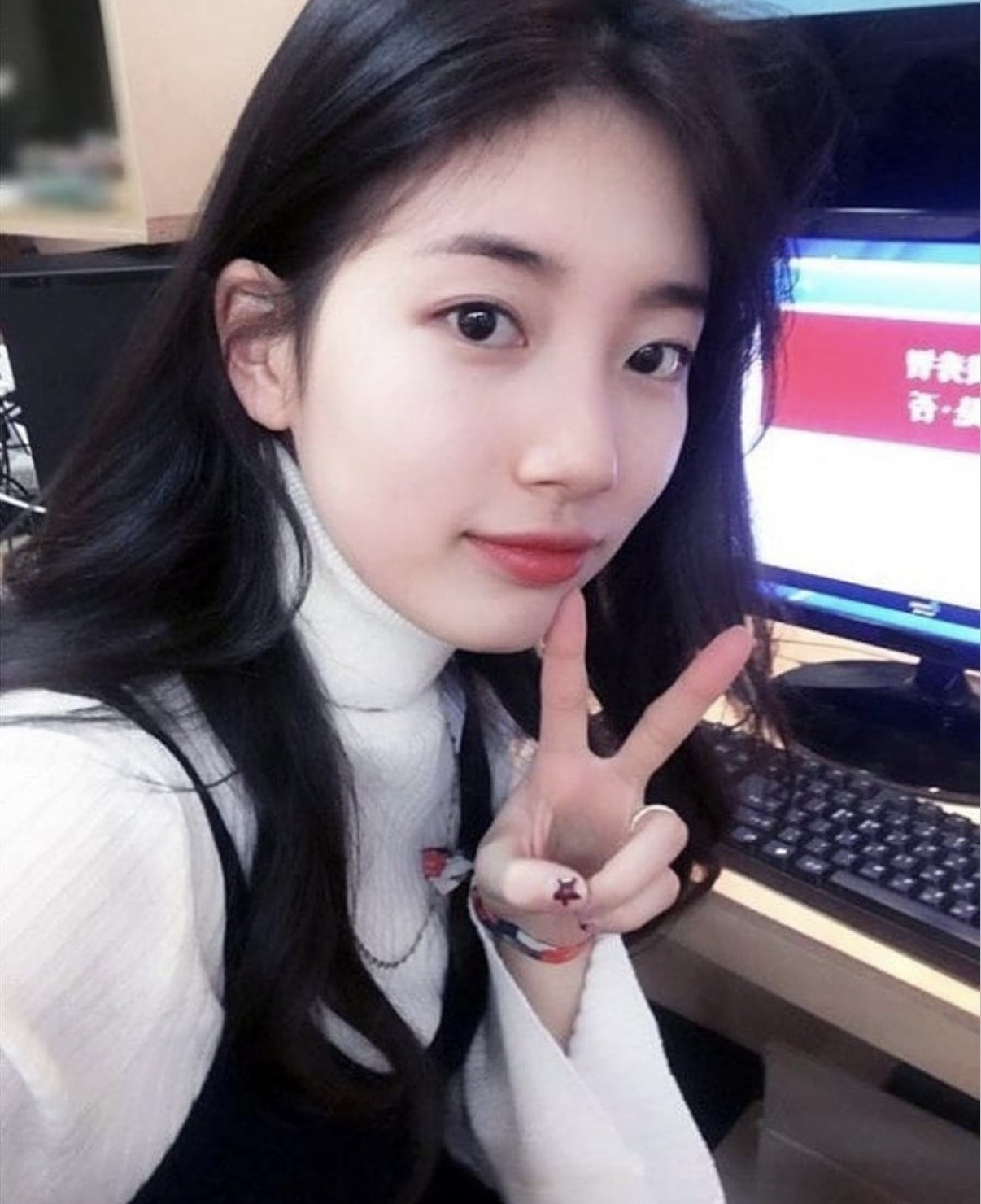 suzy🐰-​​​