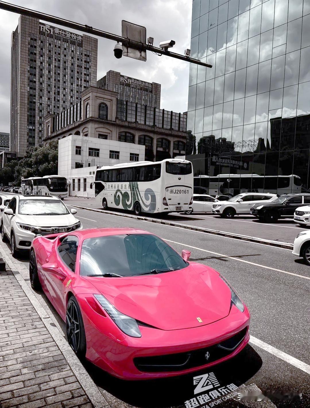 男人和女人的区别，由此可见一斑。同样乘坐一辆百万豪车，完了男人会明白，这个车