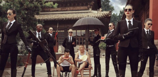 看了郭德纲和郭麒麟拍的写真，感觉暖暖的