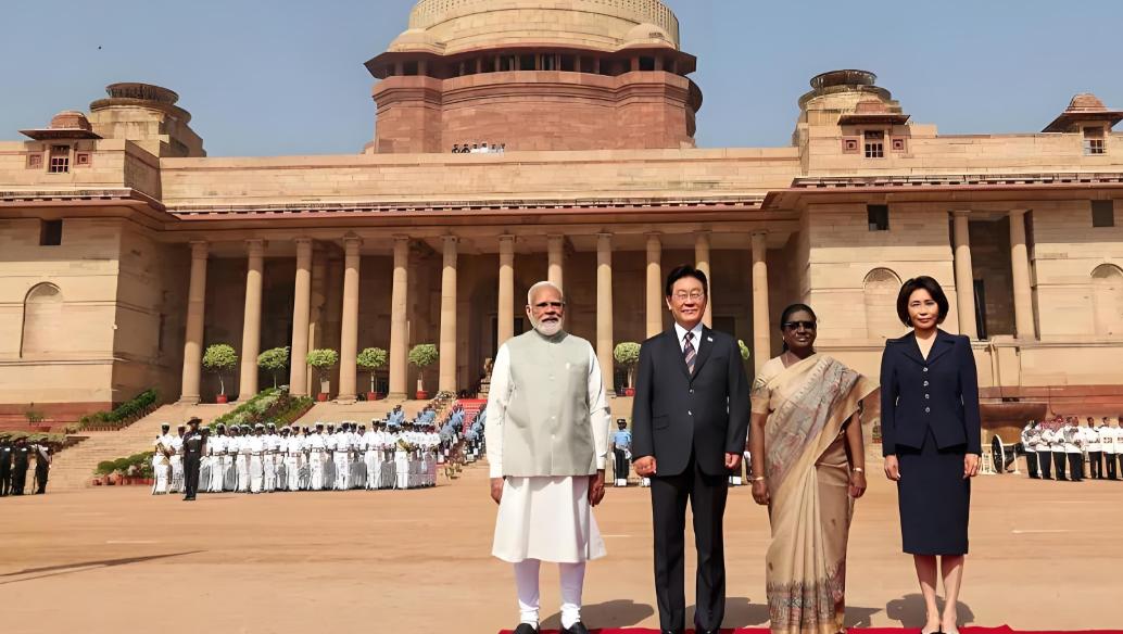 实在想不通，李在明为什么选择在这个时候访问印度。李在明是谁？他是韩国的一个政