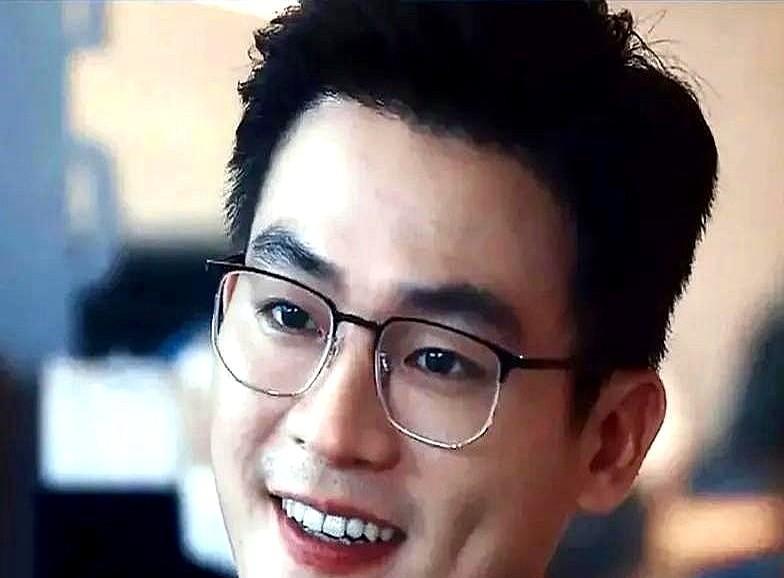要说欧豪火了最后悔的不会是前女友马思纯，而是和他传过绯闻的谭松韵。当年剧组聚餐