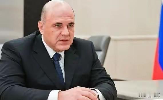 普京最近见了一个人，哈萨克斯坦的前总统，纳扎尔巴耶夫，请注意，是“前”总统。