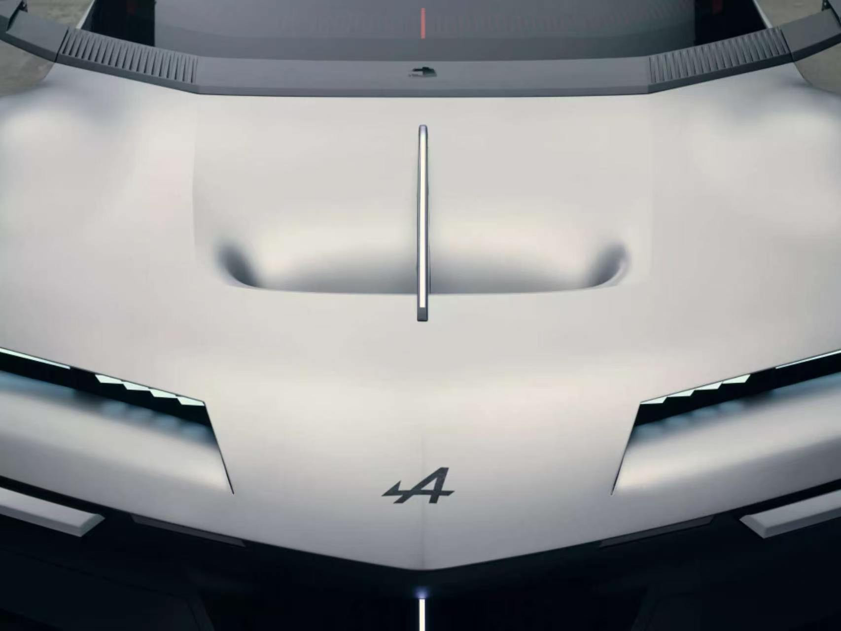 车若初见巴黎车展，Alpine带来A310VISION概念车。恰逢经典A31