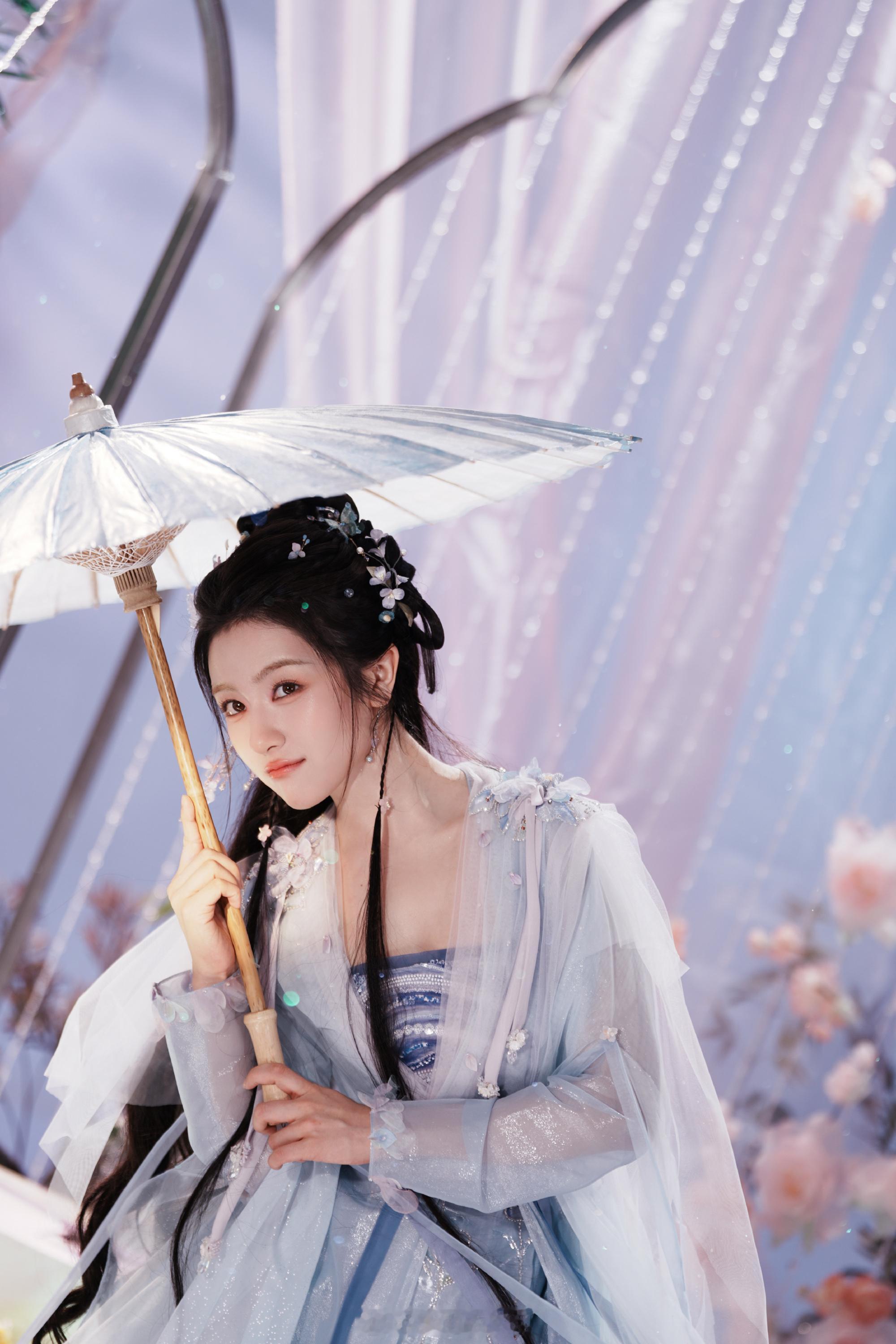 李兰迪杀回古偶了时隔两年，李兰迪再度回归古偶赛道《千夜奇谭》正式在横店开机这一次