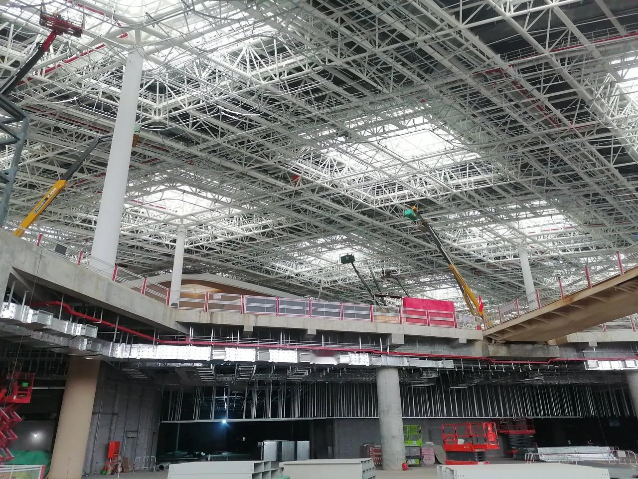 大家好，我是水电工星仔，湖南株洲人，36岁，今年是做水电工的第五年，目前做的是电