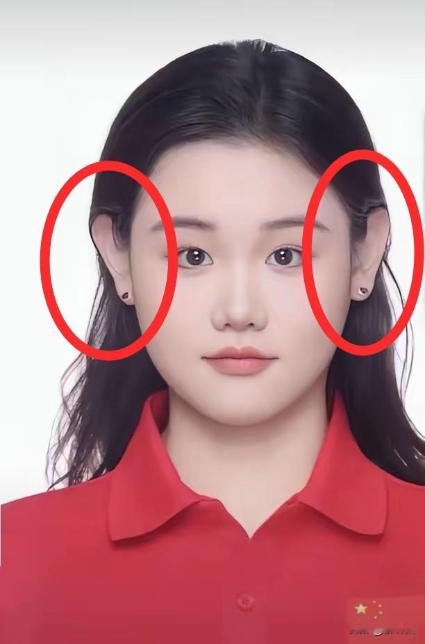 张家齐“耳高过眉”，象征智慧、福气、事业成功和贵人运，代表个体头脑聪明、情商高且