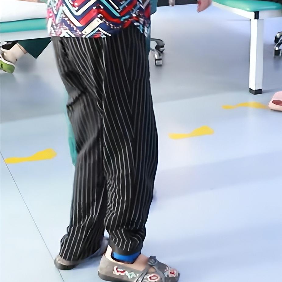 偏瘫走路如踩棉？一个简单方法帮你找回“脚踏实地”的感觉 偏瘫之后，很多患者都