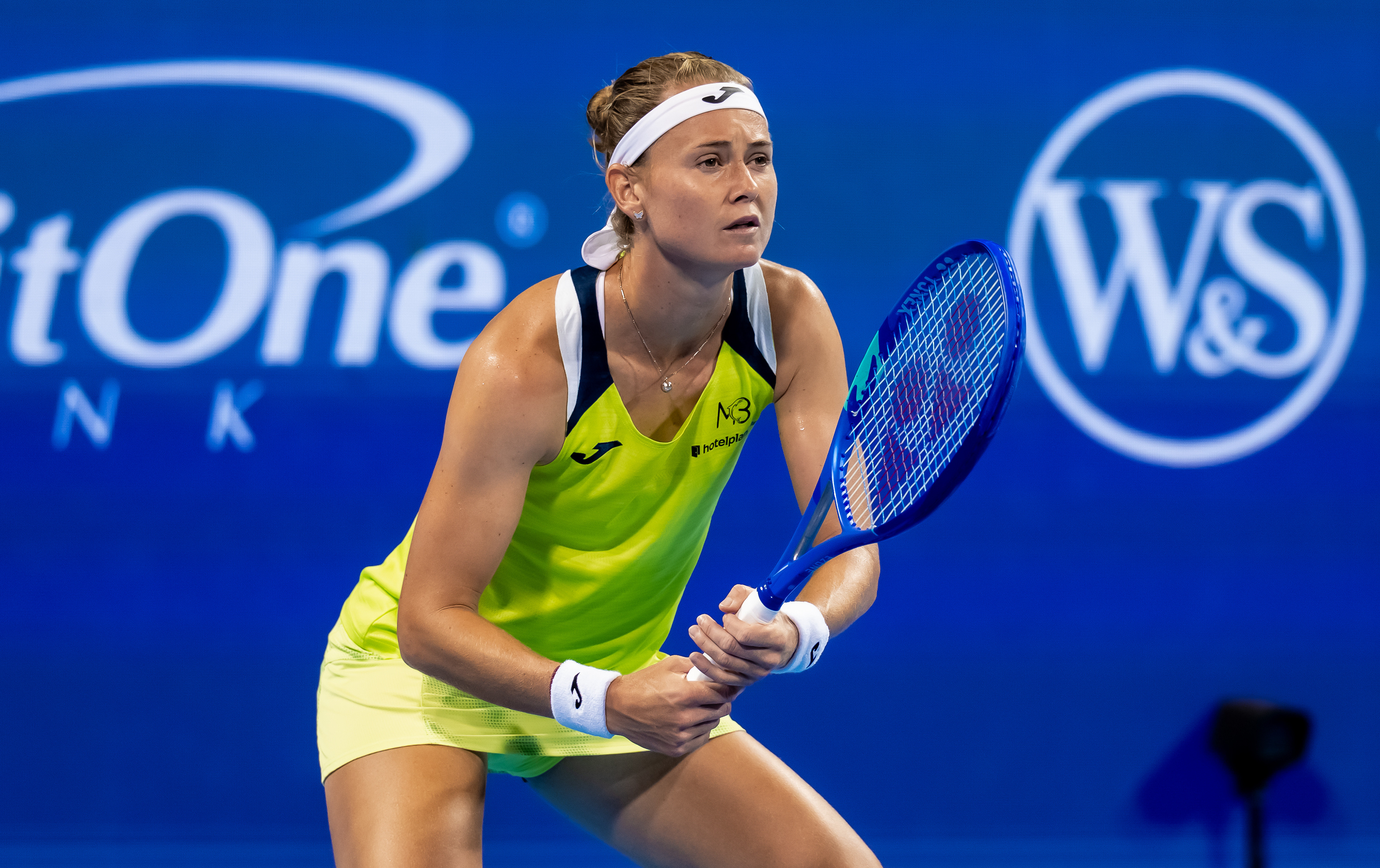 布兹科娃激战双抢七晋级WTA1000辛辛那提站女单第三轮，22号种子布兹科娃顶住
