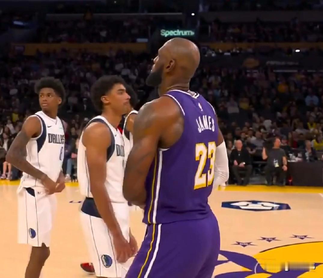 只有尊重和感谢！克里斯蒂谈老大哥詹姆斯：“勒布朗的表现依旧非常强势。”“