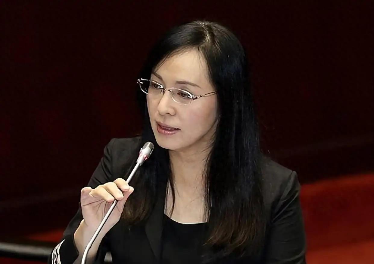 民进党台东县在地“立委”陈莹今日现身受访，对于梁文杰表示自己800年没去过酒店，