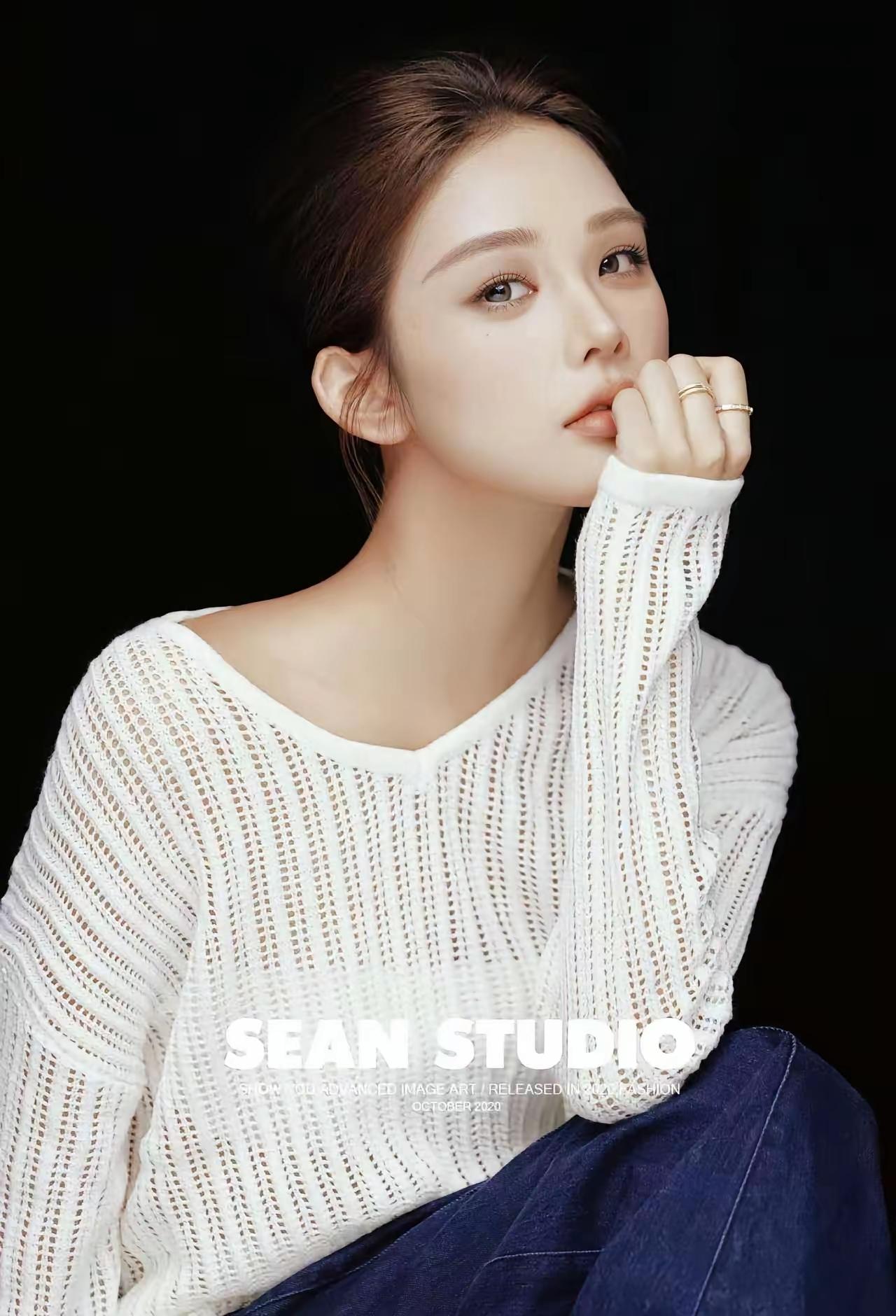 女神的氛围感写真，柔美动人，简约而不简单！