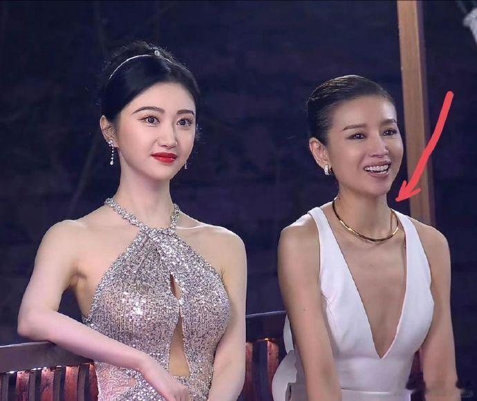 对比下来皮肤白的景甜、朱珠更漂亮董洁吃亏就吃亏在长的黑了点