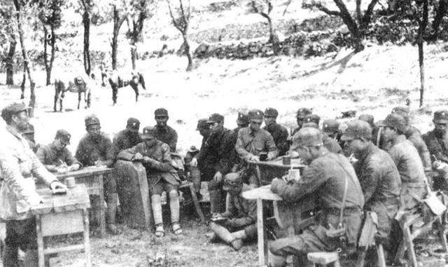 国民党三位将军，居然是亲堂兄弟，更离奇的是三人先后率部起义投向共产党。陈赓见到廖