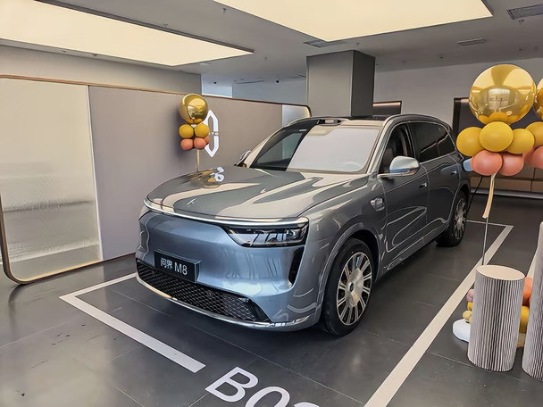新款M8到店