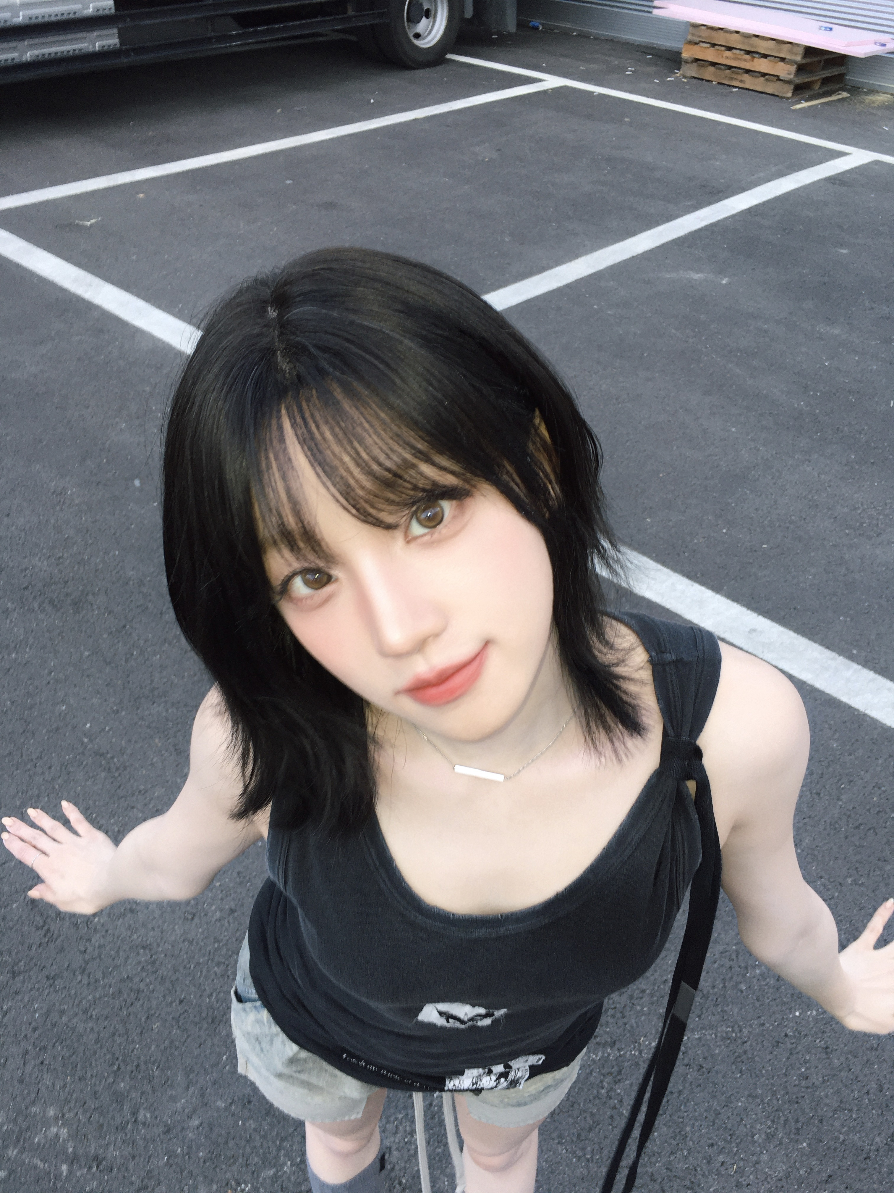 宋雨琦宋雨琦最新物料雨琦妹妹好美这溢出屏幕的青春感让人羡慕