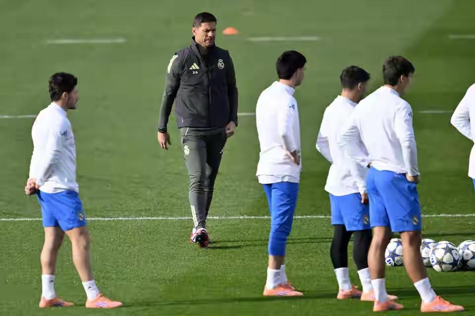 “有仇不报非君子”，恩德理克现在可以把阿隆索送走，让他离开皇马……！看看阿隆