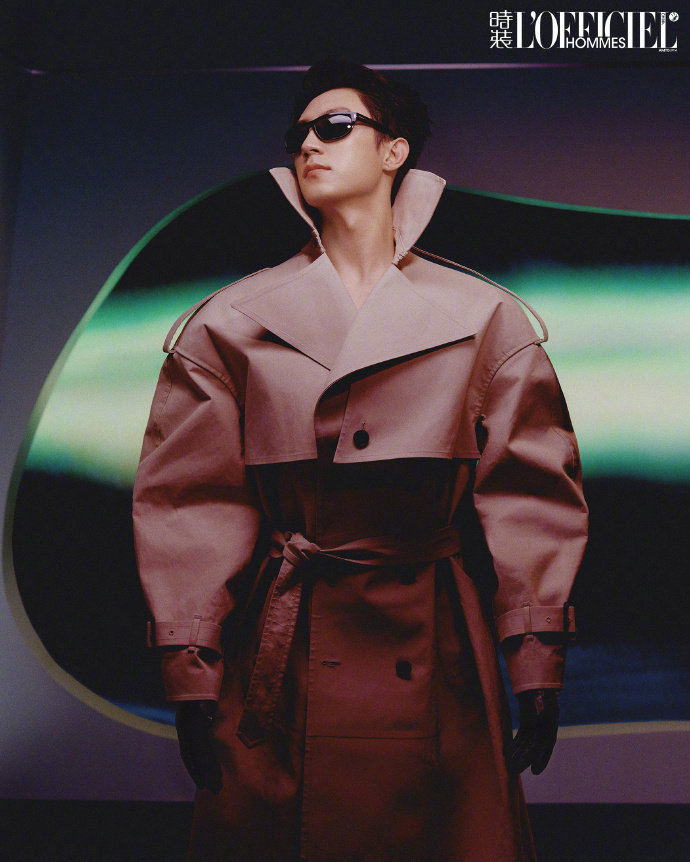 黄景瑜学会正确用脸了以前是帅得张扬，现在是帅得精准！时装男士封面的每个角度都踩