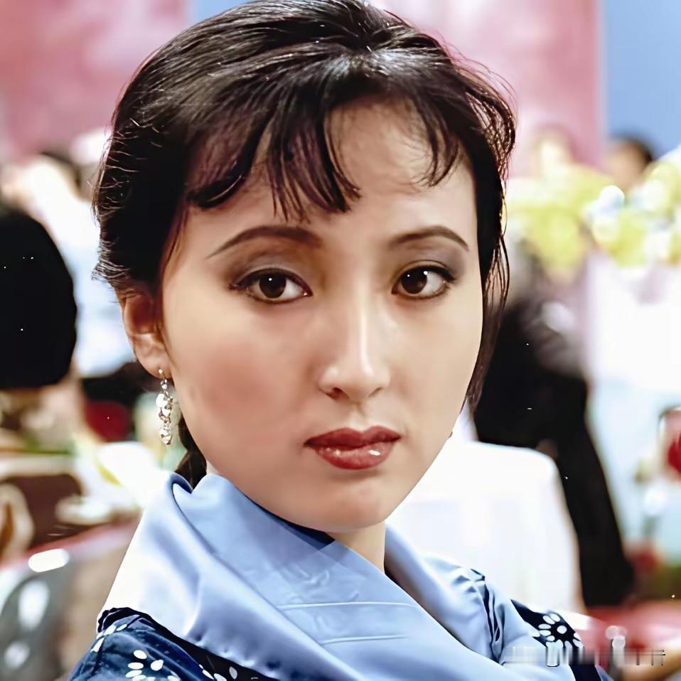 陈晓旭的林黛玉是最被认可的，她的一生也很爱传奇，她是演员、诗人、商人、修行者，一