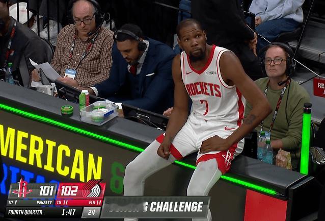 雷霆：杰威到现在没打几场，切特多尔特哈滕轮着休，迄今就输8场马刺：福克斯