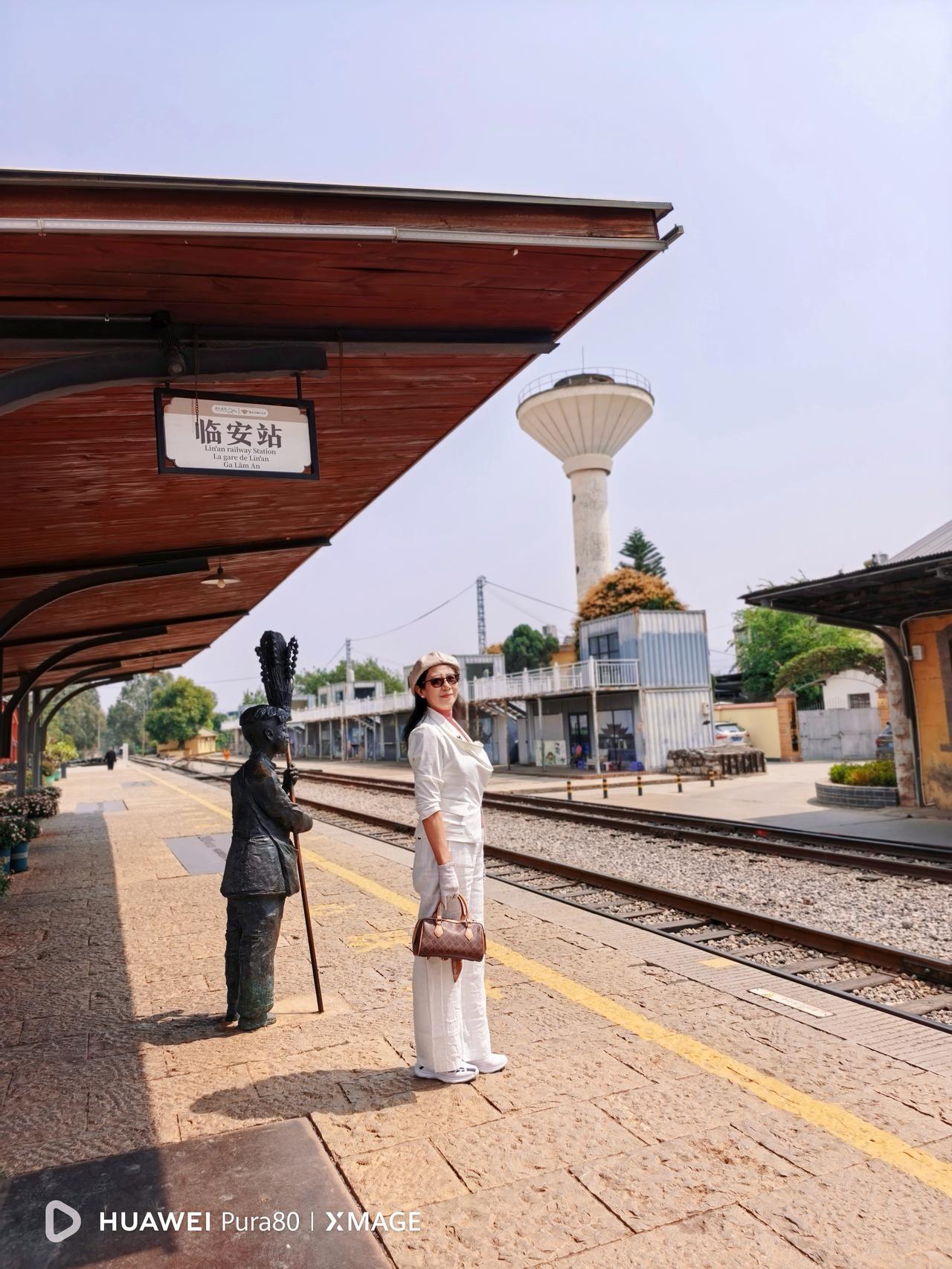建水临安火车站，因古城旧称得名，是中国首条民营铁路个碧石铁路的核心站，1928年