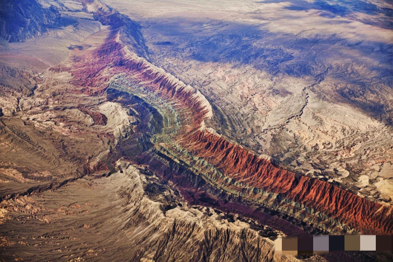 新疆红层地貌，最壮观的景色[呲牙笑][呲牙笑][呲牙笑][呲牙笑]