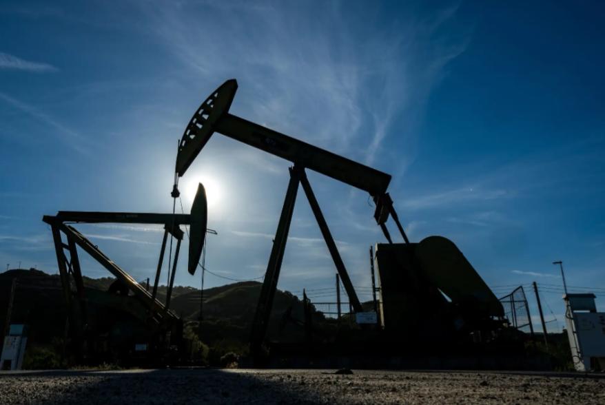 真的疯了！高市早苗又想出一个新招，要彻底扭转中日交锋的局势！ 霍尔木兹海峡通