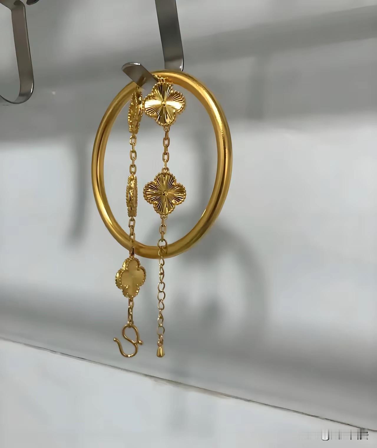 钱，是用来买什么的？有钱，可以：买豪宅，买豪车，买名包，买名表，