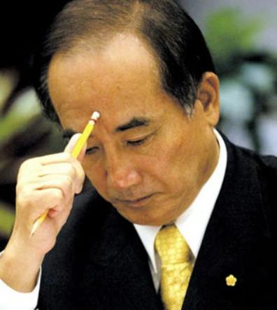 太讽刺了！国民党最高顾问王金平刚上任五个月，就被自己最看重的"得意门生"狠狠打了