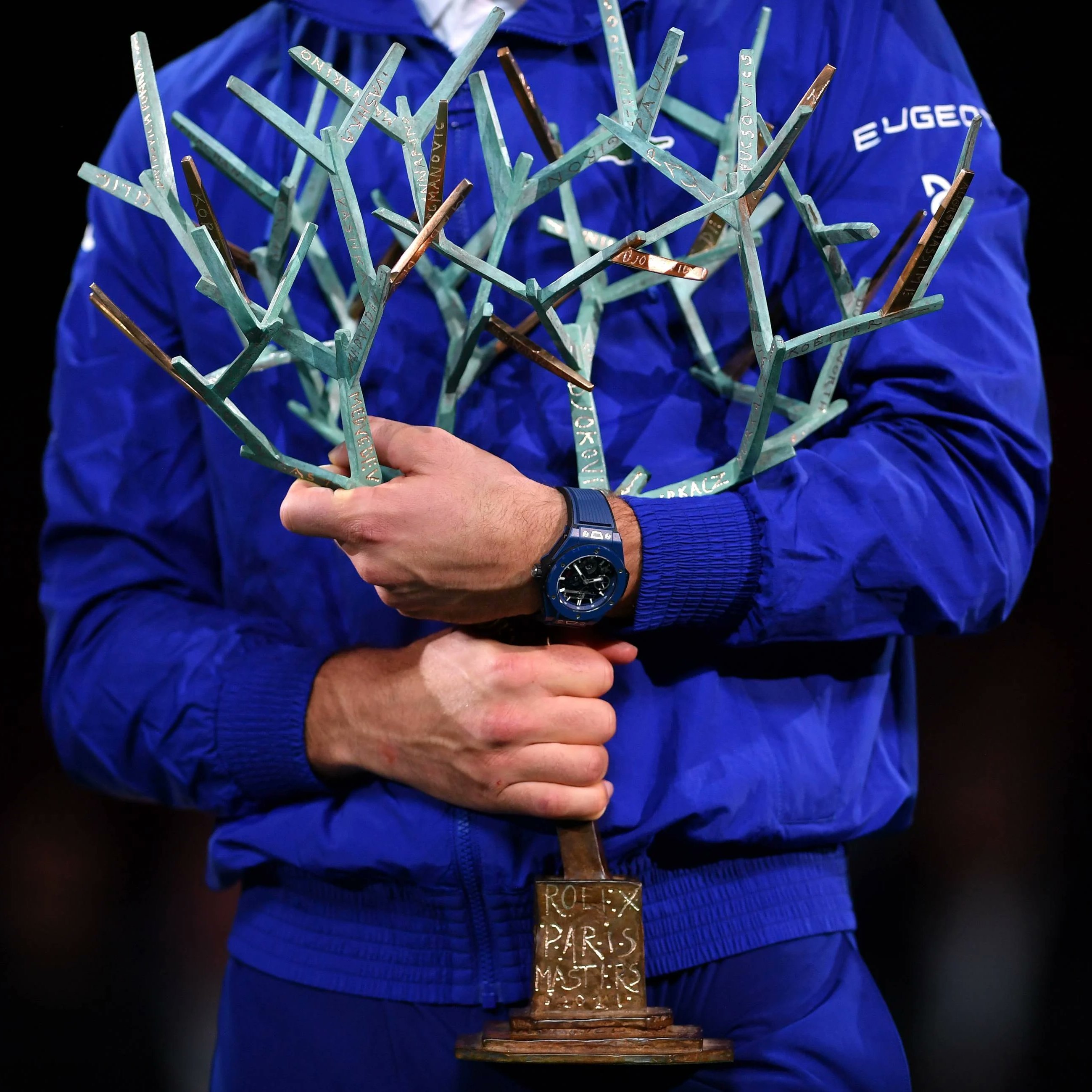 最有创意的奖杯？巴黎大师赛奖杯是一棵树，这是因为创作它的艺术家随机将抽签表旋转了