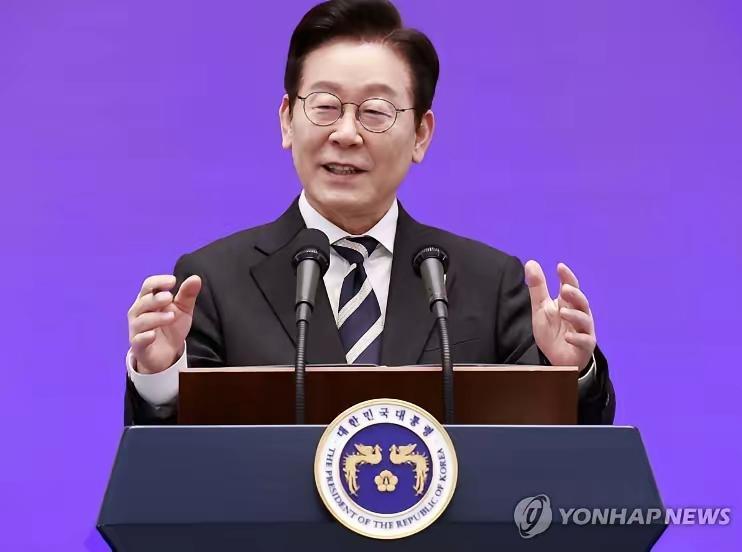 12月3日，据韩联社报道，韩国总统李在明对中日关系再次表态：“中日两国矛盾，我们