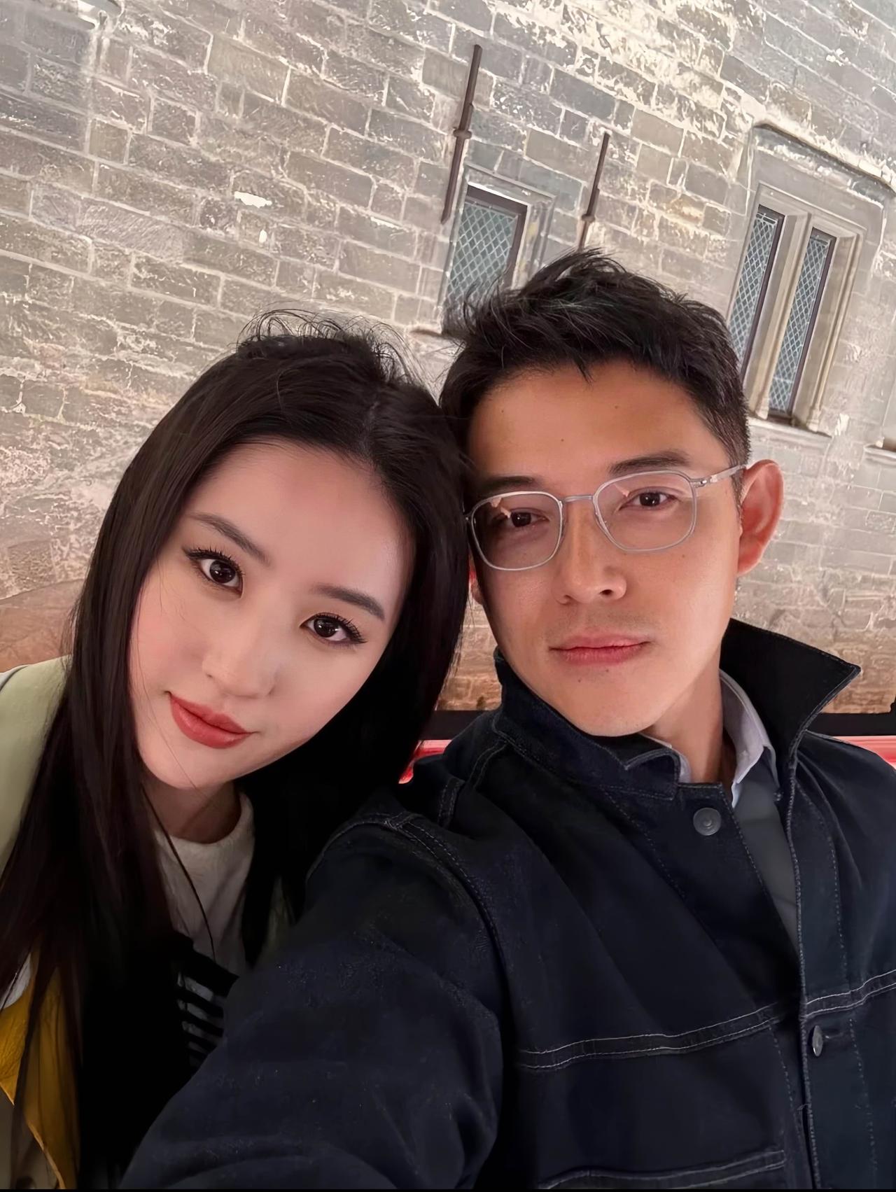 哇！刘亦菲也有一双“狐狸眼”，感觉这样的女生长得都很好看，而且骨子里多少都会带一