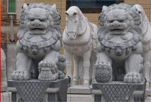 中国古代又没有狮子，为什么从南到北都是石狮子守门呢？中国的土地上，从威严的