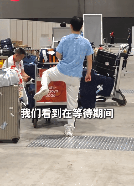在这么恶劣的环境下，不得不夸夸我们的运动员，还能平下心来，练体能，活动身体。最