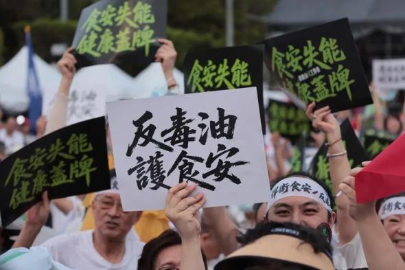黄智贤：我是人不是蓝白的奴才针对台湾毒油案，媒体人黄智贤今天（27日）在节