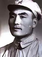 1941年，游击队长刘奎准备开会，队员王德却借口头疼去睡觉，刘奎意识到不对劲跟了