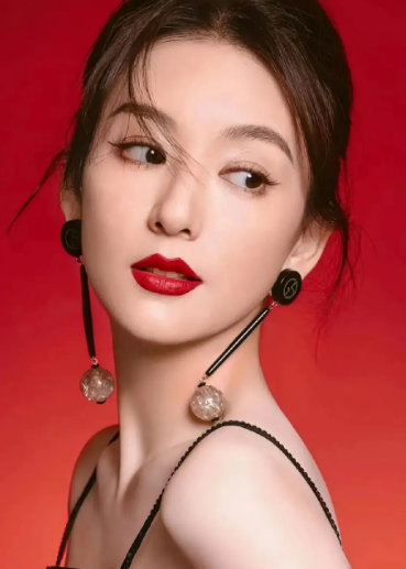 确定了，方媛，大概率就是郭富城这辈子，娶到的最完美媳妇。她的颜值是大家公