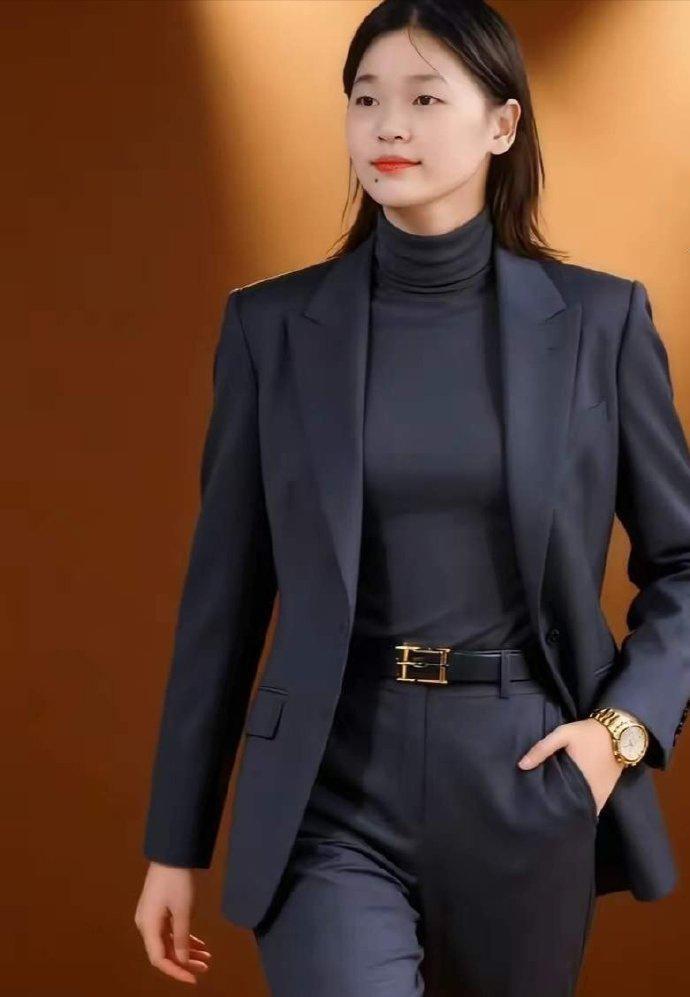 突然很心疼全红婵，人们似乎把她遗忘了。同样都是奥运冠军，全红婵的名气和受欢迎程度