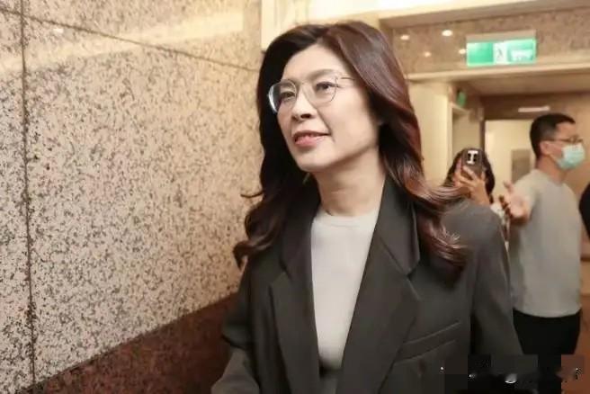 郑丽文确实比朱立伦、马英九们有胆！面对特朗普访华，她今天接受日本媒体专访时公开表
