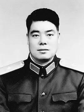 肖选进（1920年-2011年12月28日），安徽省金寨县人，新中国开国少将、原