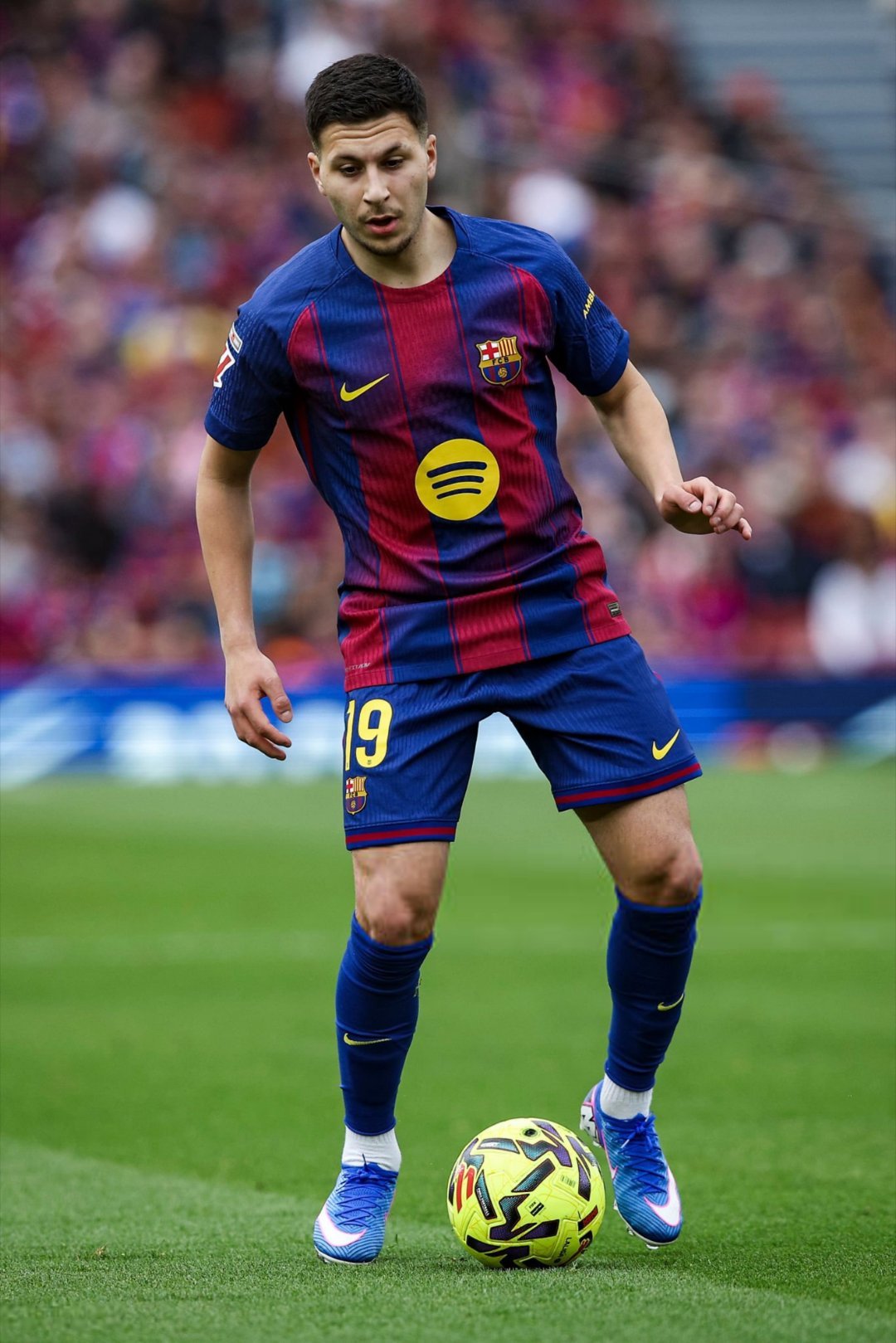 每体：巴塞罗那可能试图在巴斯托尼交易中加入鲁尼·巴尔德吉。巴萨至死不渝红蓝魂