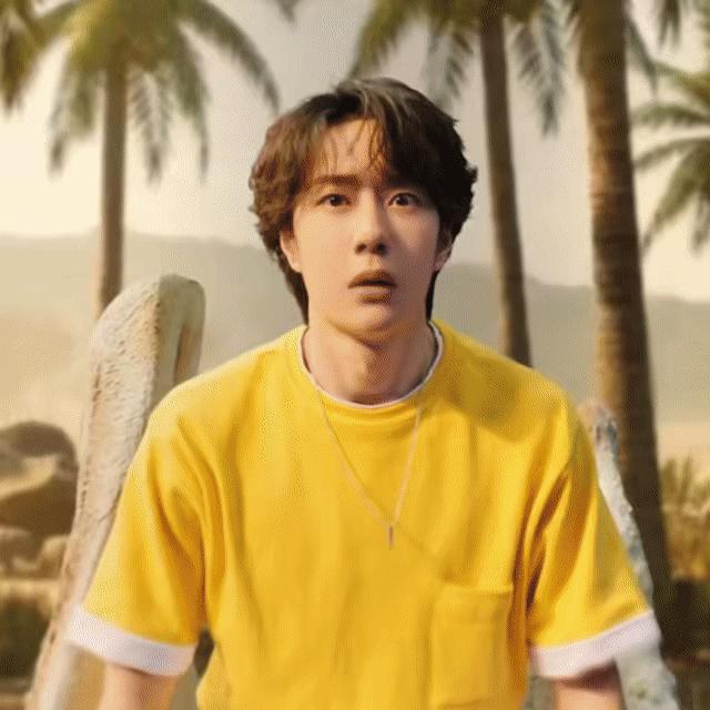 王一博和冰红茶携手第五年啦！！！最新广告大片趣味十足，脑洞大开各种元素拉满，王