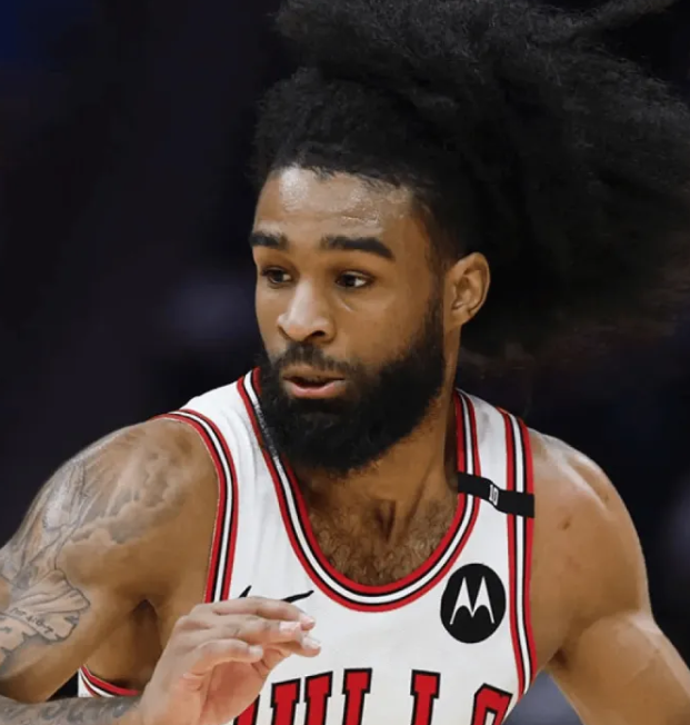 提供一个务实的快船交易方案先给出我的方案:快船出伦纳德换回公牛的科比怀特＋帕威