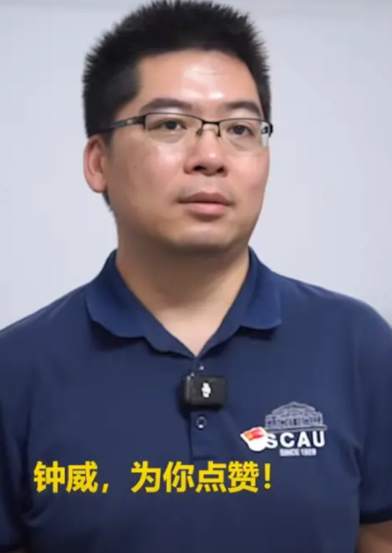 “火上人民日报了！”广东韶关，一辆小型轿车与三轮摩托车轰然相撞，剧烈的冲击力让三